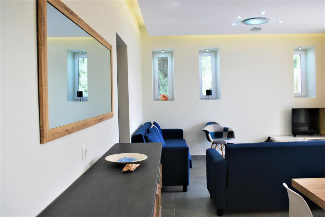 Q Luxury Rooms Paleros ภายนอก รูปภาพ