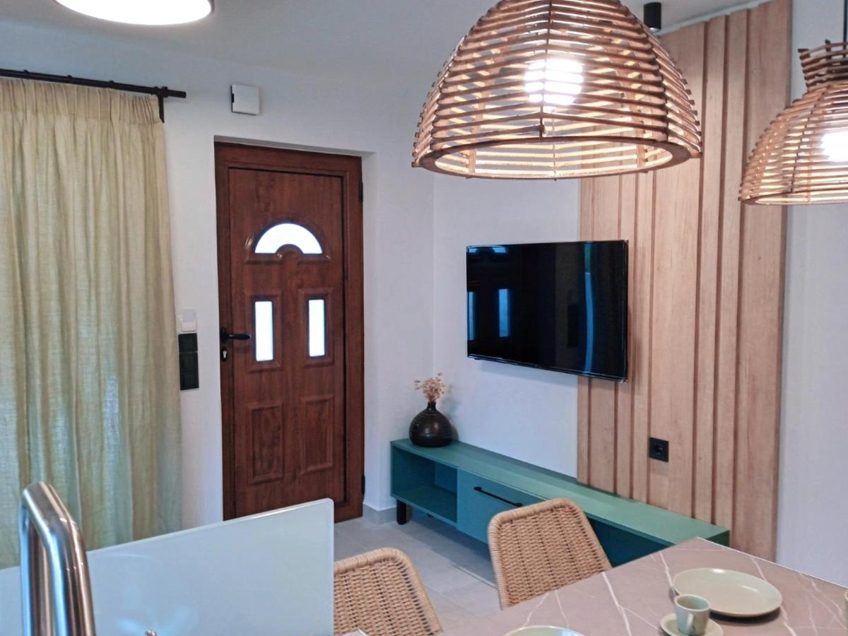 Q Luxury Rooms Paleros ภายนอก รูปภาพ
