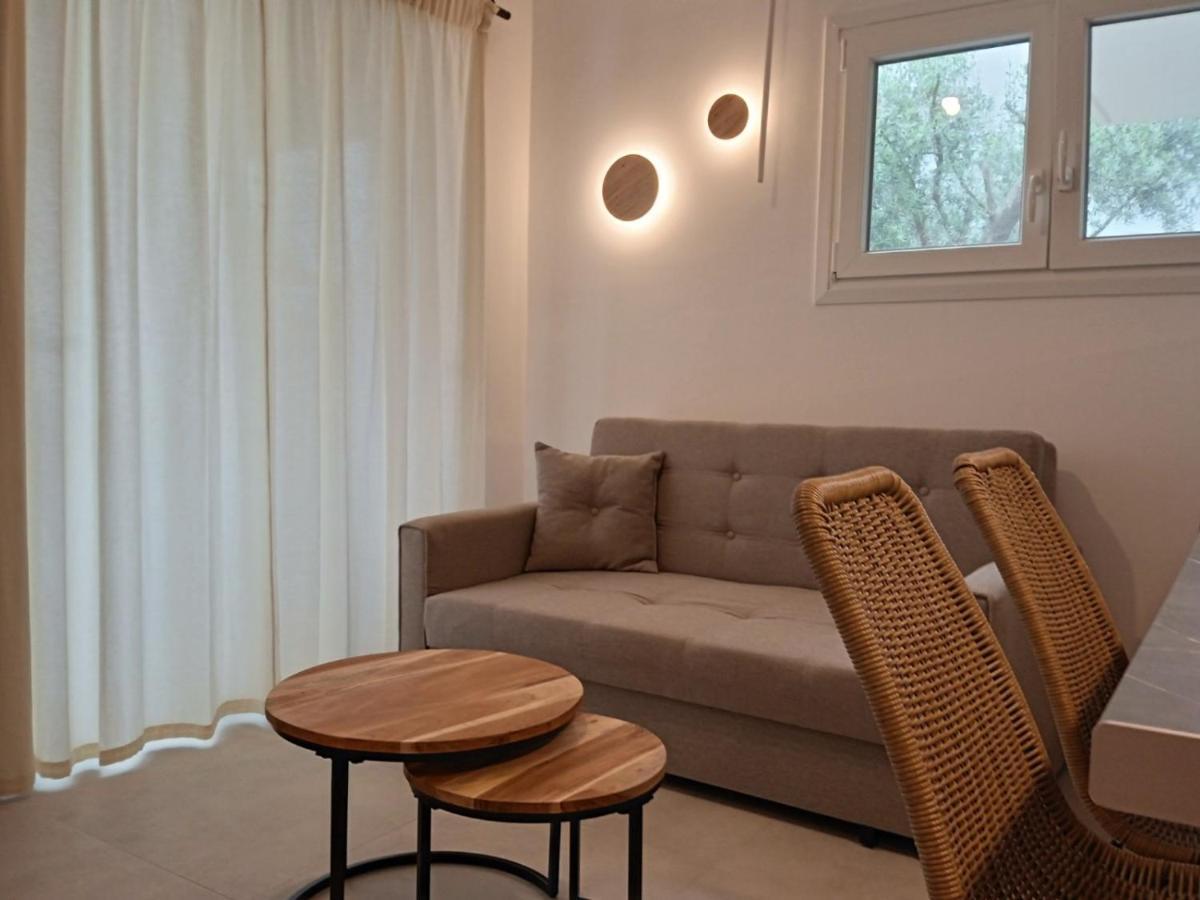 Q Luxury Rooms Paleros ภายนอก รูปภาพ