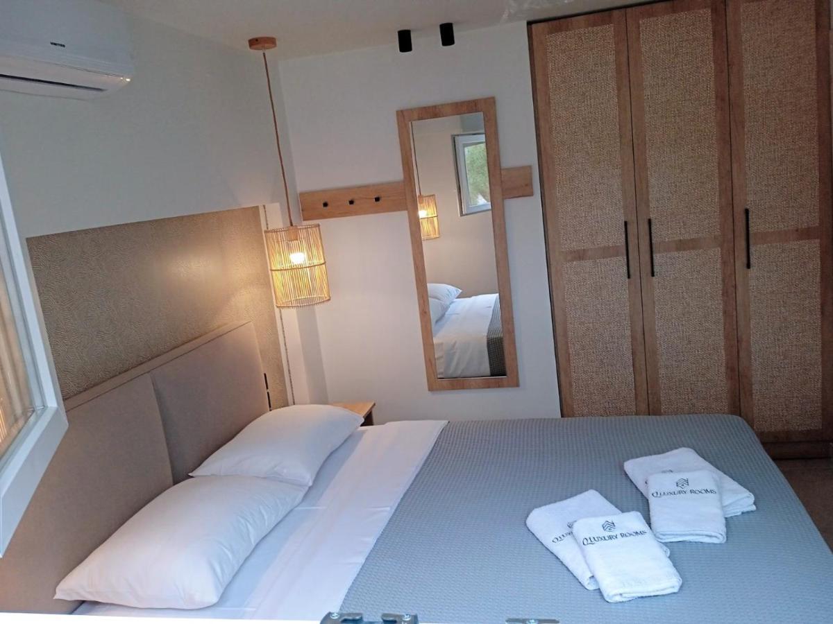Q Luxury Rooms Paleros ภายนอก รูปภาพ
